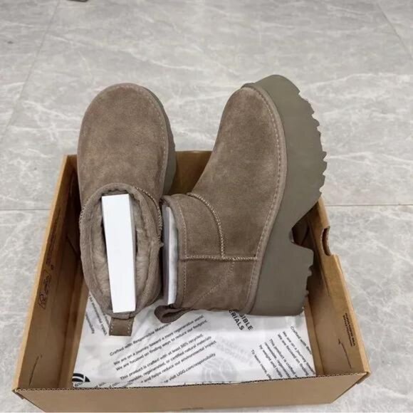 UGG Women's Classic Ultra Mini New Heights Hickory - Picture 4 of 6